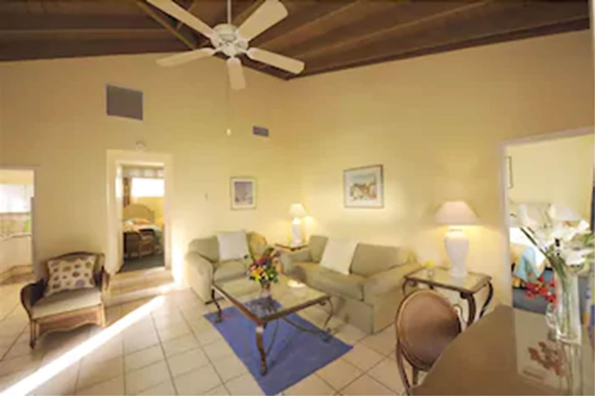 Bay View Suites Paradise Island Нассау Экстерьер фото