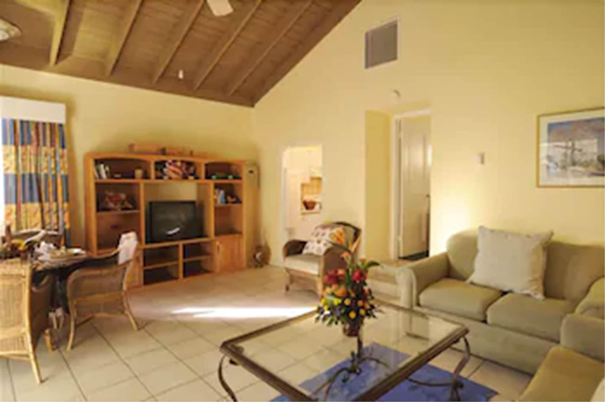 Bay View Suites Paradise Island Нассау Экстерьер фото