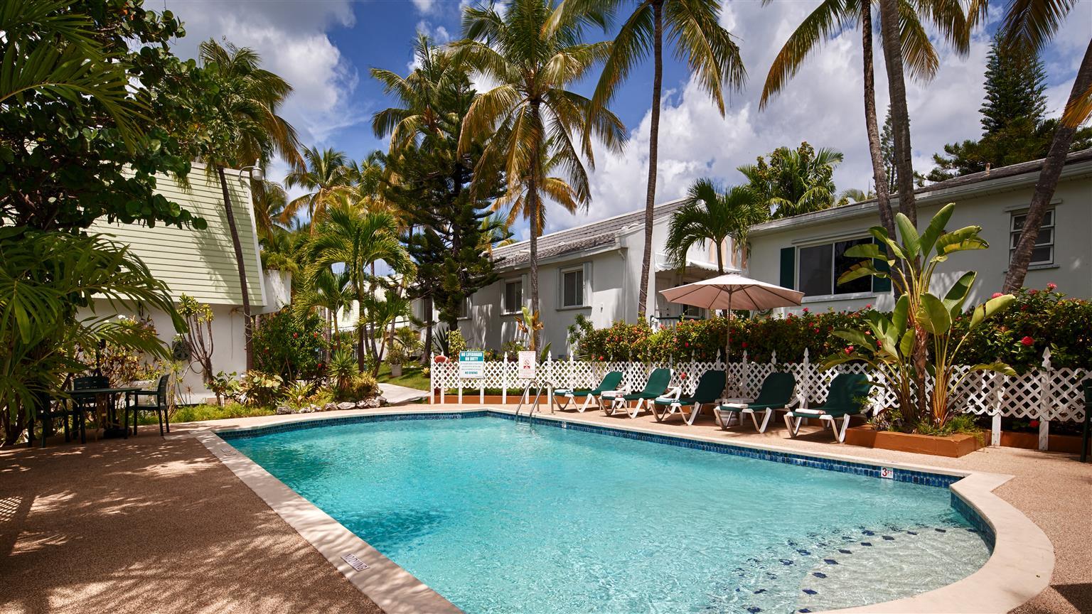 Bay View Suites Paradise Island Нассау Экстерьер фото
