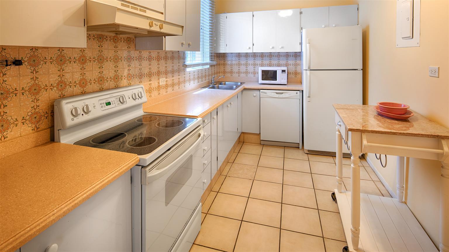 Bay View Suites Paradise Island Нассау Экстерьер фото