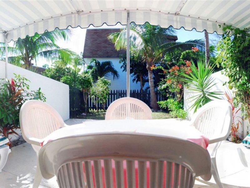 Bay View Suites Paradise Island Нассау Экстерьер фото
