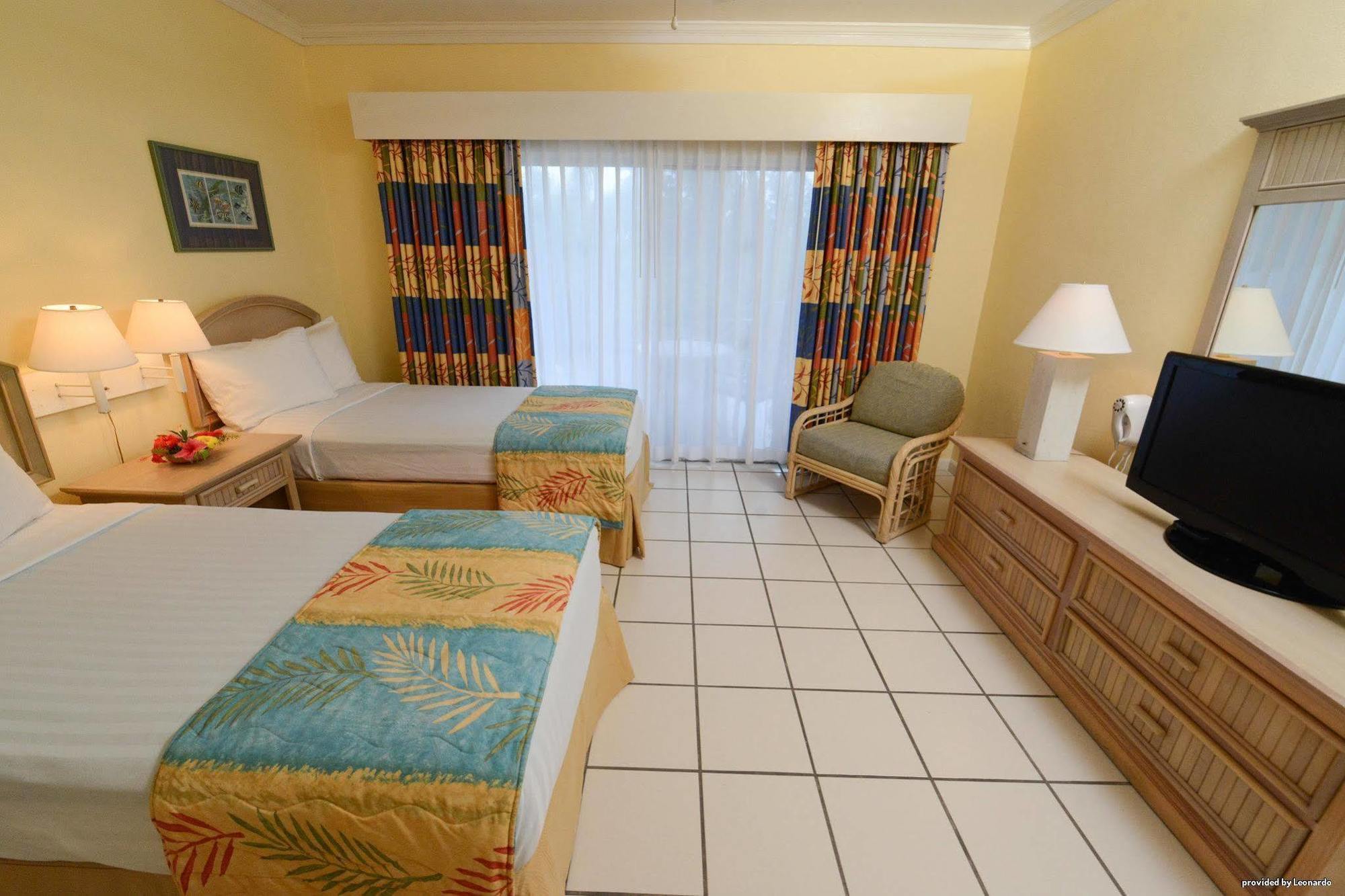 Bay View Suites Paradise Island Нассау Экстерьер фото